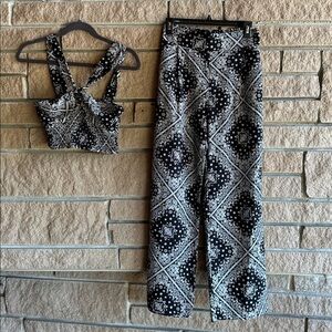 Monteau Los Angeles Two Piece Set – Black & White Paisley, Size Small (NWT)
